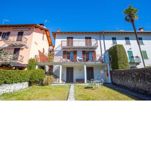 Casa Fronte Isola