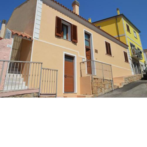 Casa Gialla Santa Teresa Gallura