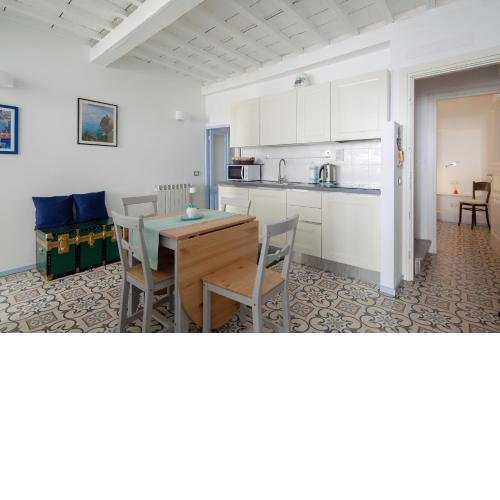 Casa GiGio 011030-LT-0223