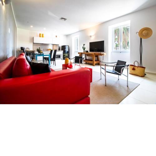 Casa Giulia - Apartment beachfront with 2 bedrooms, air conditioning and private parking, just 30 meters from the beach