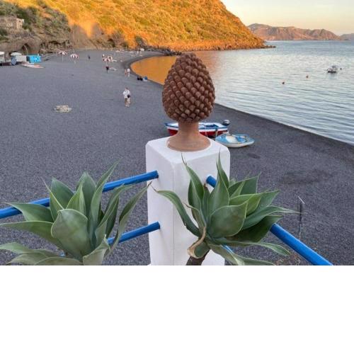 Casa Il Nido di Rinella, terrazza su una spiaggia di sabbia