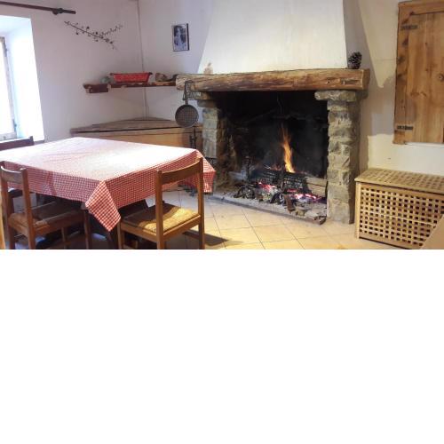 Casa in sasso - Pietra di Bismantova