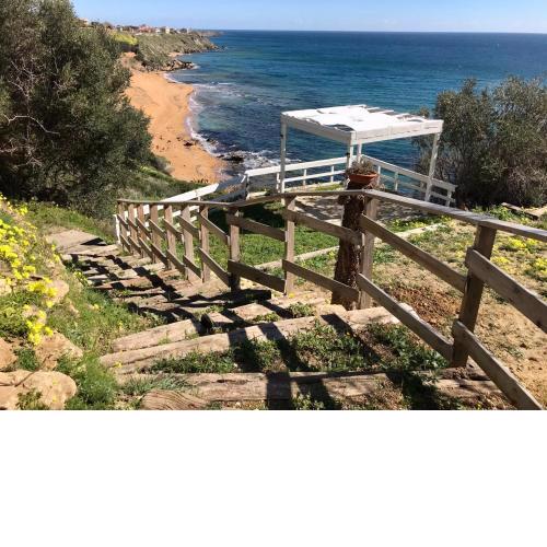 casa indipendente con accesso diretto al mare