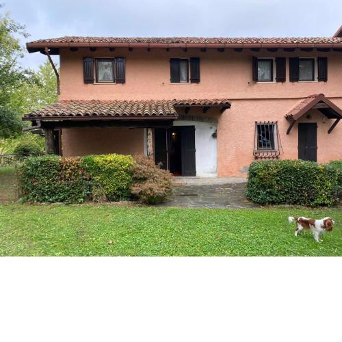 Casa intera tra le colline e le vigne del Dolcetto