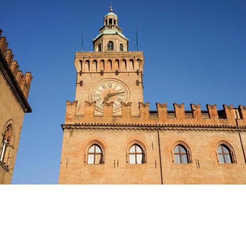 Casa Isolani Piazza Maggiore 1.0