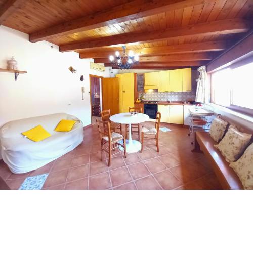 Casa Jolie 1, bilocale al secondo piano al cento di Castellammare del Golfo