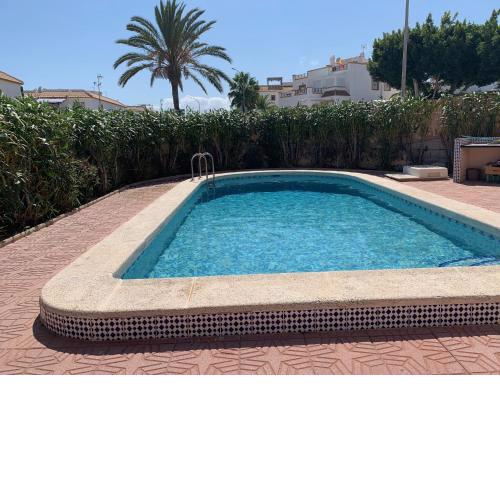 Casa la Florida calle Aries con piscina