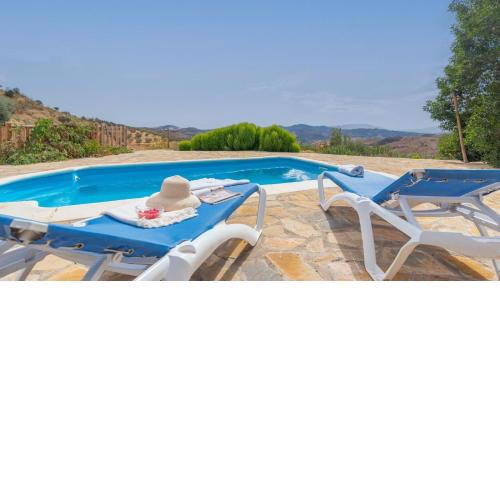 Casa La Sombra de la Parra Antequera - La Higuera by Ruralidays