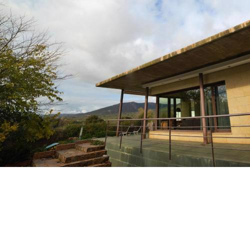 CASA LAS 7 CEPAS moderna y acogedora en plena naturaleza