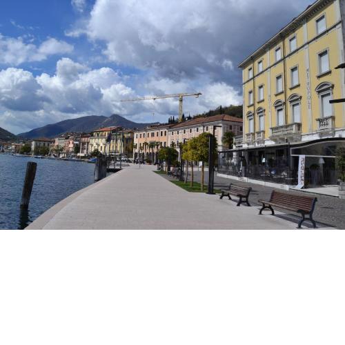 Casa Laura Salò 200mt from Garda lake - Happy Rentals