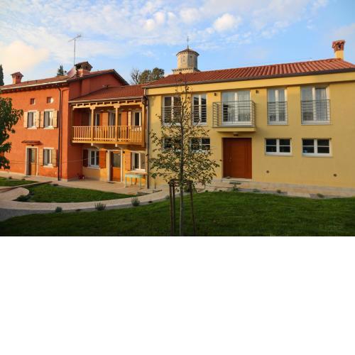 Casa Lenka