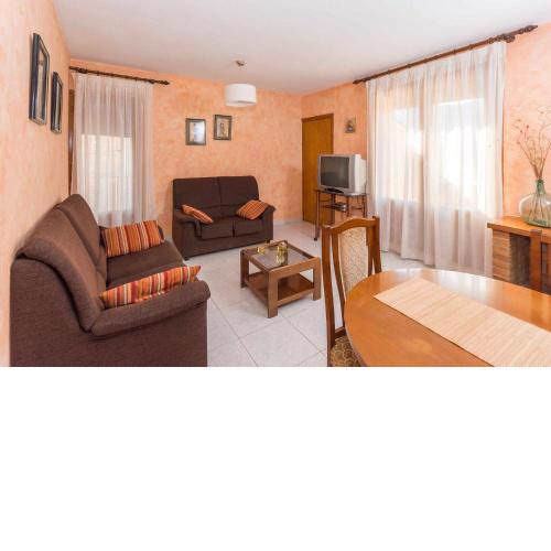 Casa Lola en Beceite rodeados de montañas y ríos