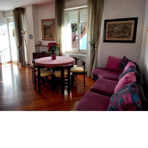CASA LOLA