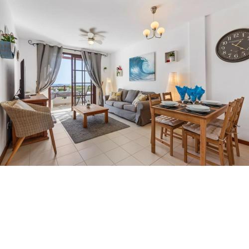 CASA LORO AZUL, bonito apartamento, vistas al mar.