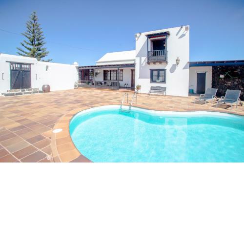 casa los veroles lanzarote