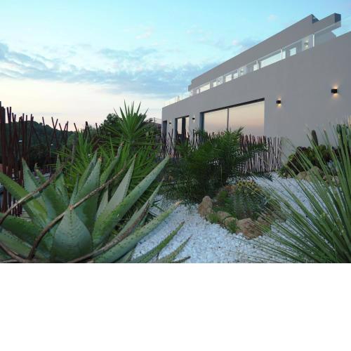 Casa Lou, architect villa with heated pool at Begur, 470m2