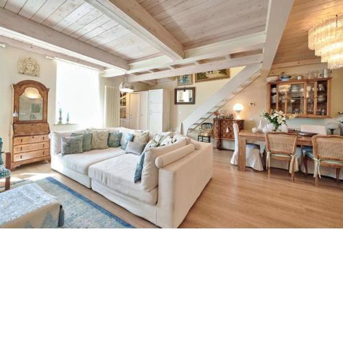 Casa Lussuosa con Piscina-Solarium e campo da Golf