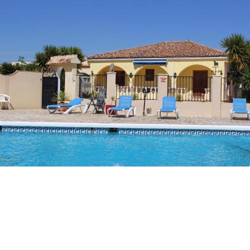 Casa Mari - fabulous semi-detached villa with swimming pool, tennis court and huge gardens
