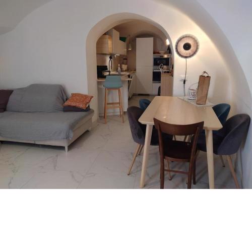 Casa Marisa, 2 camere in centro a Dolceacqua