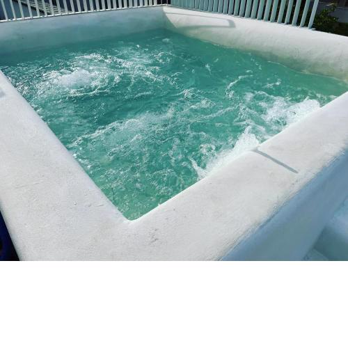 Casa Mediterranea con JACUZZI , vicino OSTUNI al Mare Torre Guaceto
