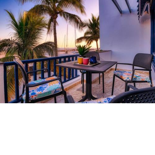 Casa Mia La Marina - Luxury Seafront Apartment
