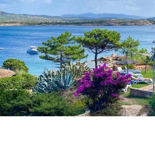 CASA MUGHETTO - seafront, private sea access and swimming pool