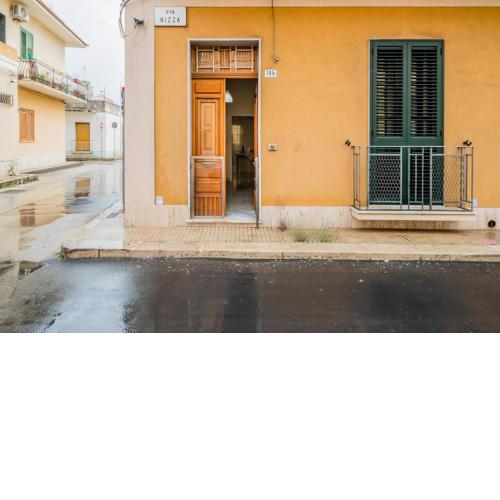 Casa Munafò near the sandy beach