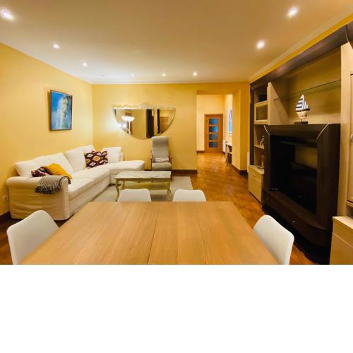 Casa Naranja - Centrally located, spacious, unique