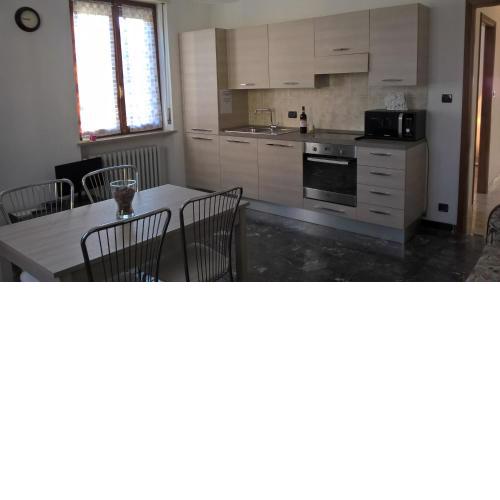 Casa Nebieu in edificio indipendente nel centro di Monforte