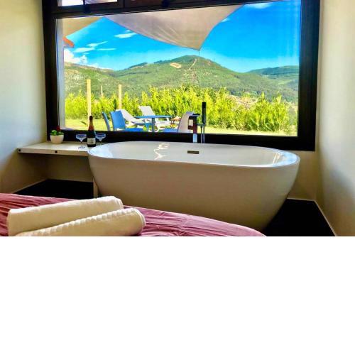 Casa Nueva Vigo-Mos con Chimenea y Jacuzzi Obsequio kit desayuno y botella cava