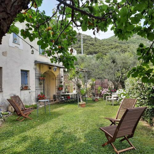 Casa Olivia Lacremà