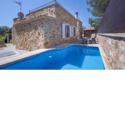 Casa Piedra en Calvia para 5 personas, con piscina, Wifi y AACC