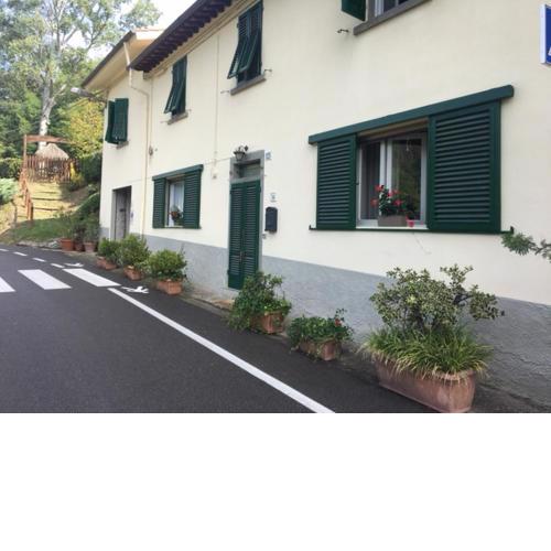 Casa Ponte di Sorana near Lucca,Firenze, Pisa surrounded by fresh mountain creek