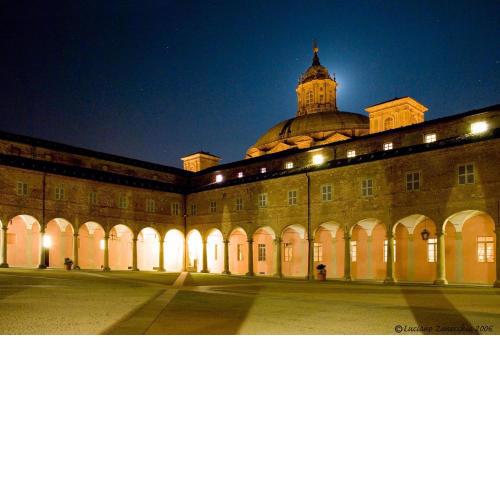 Casa REGINA MONTIS REGALIS