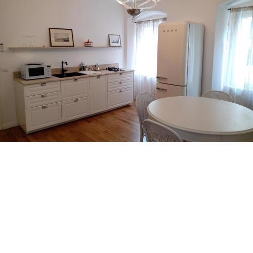 Casa Renova, intero appartamento, 2 camere, max 4 ospiti, Trieste zona storica