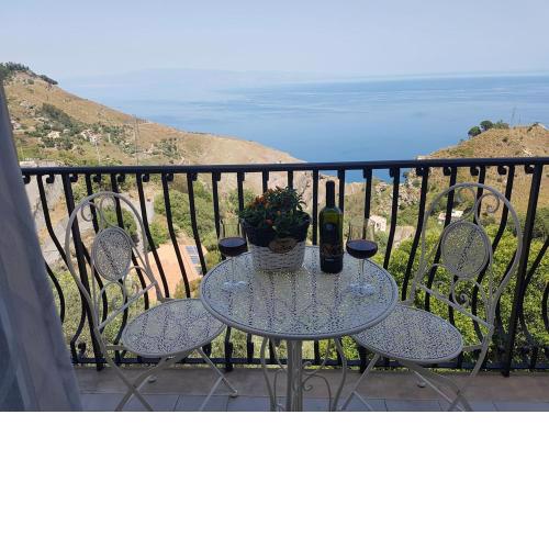 Casa "Rocca di Mola"