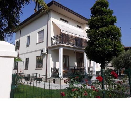 CASA ROMAN ITALIA, Center Sacile