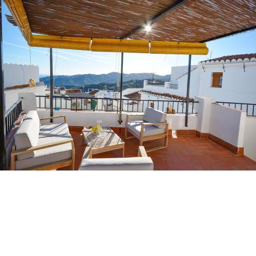 Casa Rosario, Frigiliana Large Historic Townhouse with Amazing Roof terrace HansOnHoliday Rentals