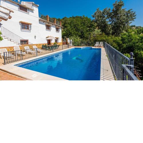 Casa Rufino Iznajar by Ruralidays