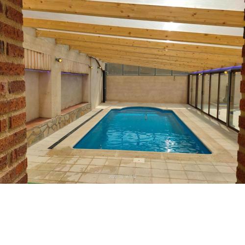 Casa Rural Baños del Rey con piscina climatizada
