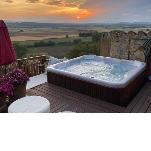 Casa rural con jacuzzi en centro histórico de Pals