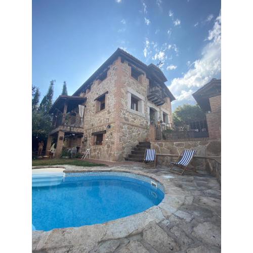 Casa Rural con piscina El Rincón de Abril