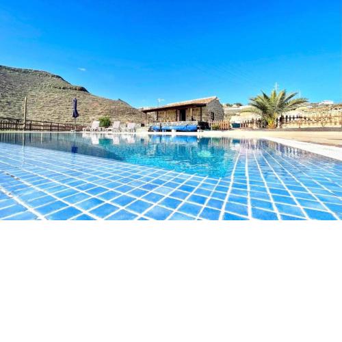 Casa rural con piscina privada, BBQ, y vista a Oceano Atlantico en Tenerife Sur