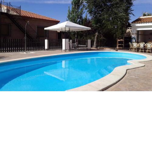 Casa rural con piscina y pista de padel - Casa de Pacas