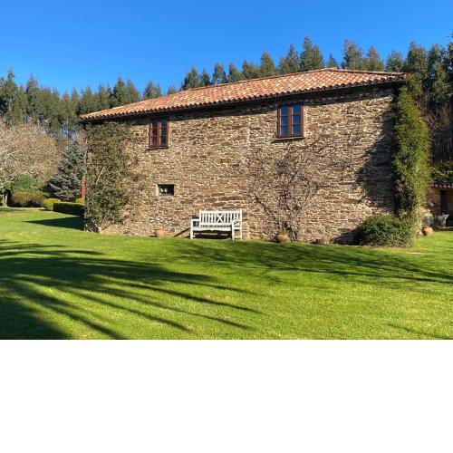 Casa Rural con precioso jardín cerca de la playa en Valdoviño