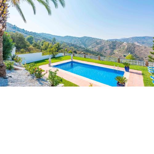 Casa Rural Cortijo Picuales Torrox by Ruralidays