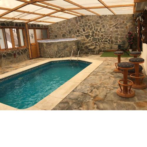 Casa rural Cristina- Piscina climatizada