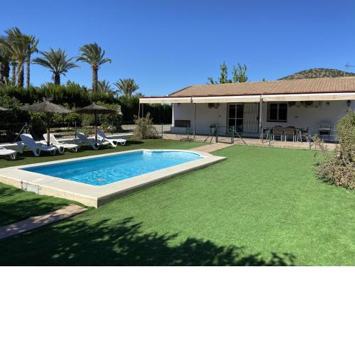 Casa rural La Caprichosa with private swimming pool