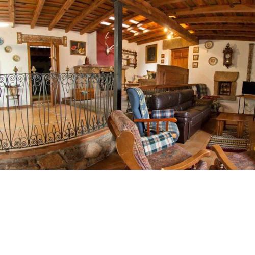 Casa Rural Lucía es una casa rural amplia con patio ideal para familias