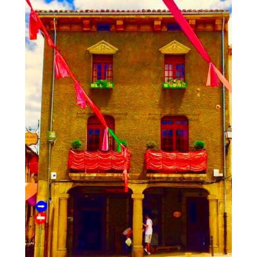 CASA RURAL PIEDRAHÍTA ( ART DÉCO )
